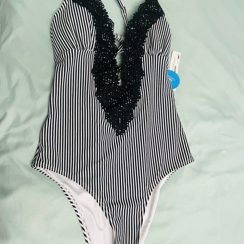 Cupshe Black and White Striped Swimsuit